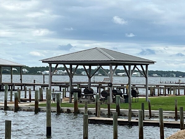 Property grounds - Quiet Coastal Retreat in Gulf Shores. Discounts for Longer Stays (Gulf Shores)