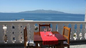 Panoramic Apartment | Soundproofing, iron/ironing board (on request), WiFi (free), bed sheets - Villa Mucho (Sarandë)