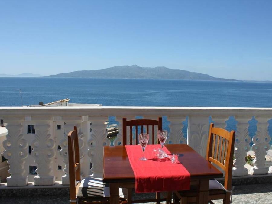 Panoramic Apartment | Soundproofing, iron/ironing board, free WiFi, bed sheets