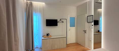 Sistema de insonorización, tabla de planchar con plancha y wifi gratis