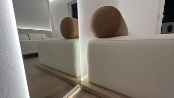 Panoramic Room | Soundproofing, iron/ironing board, free WiFi, bed sheets