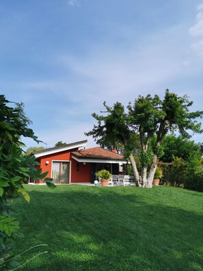Exterior - Very nice 'villetta' in beautiful and quiet fully garden. (Bardolino)