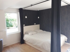 1 bedroom, soundproofing, iron/ironing board, free WiFi