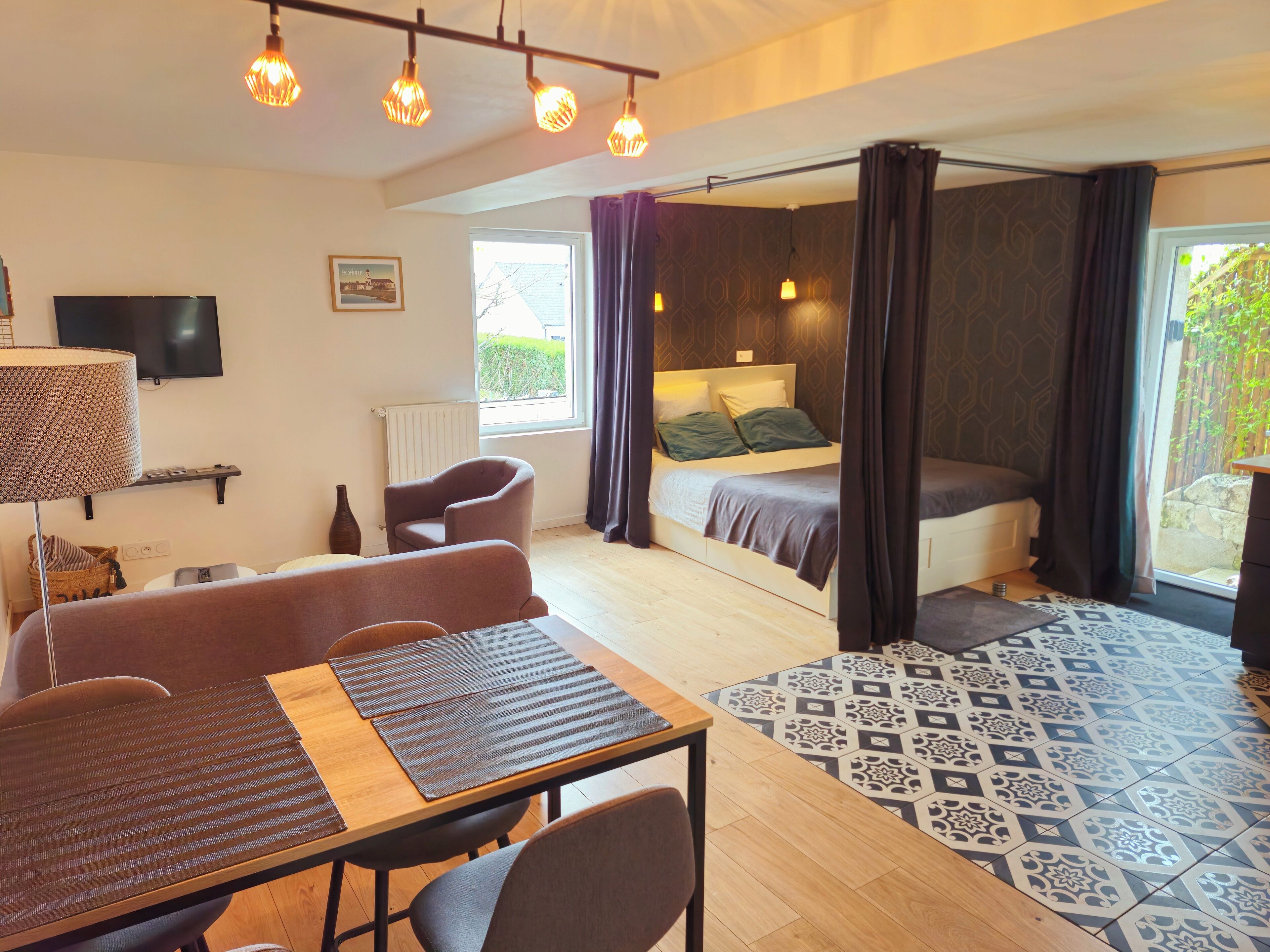 1 chambre, chambres insonorisées, fer et planche à repasser