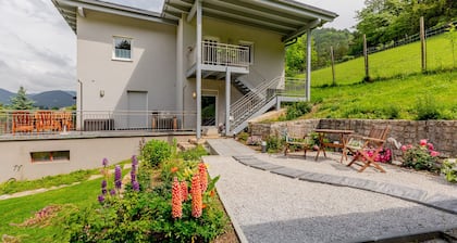 Luonnon ympäröimä 140 m²: n huoneisto