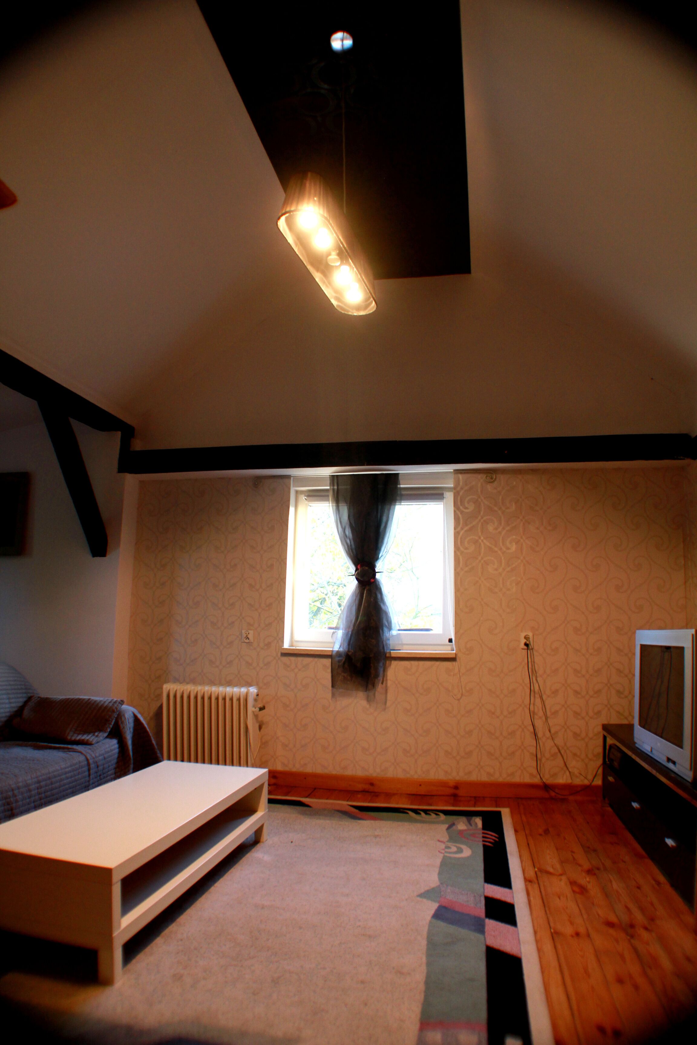 5 chambres, coffres-forts dans les chambres, bureau