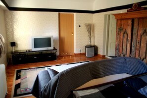 5 slaapkamers, een kluis op de kamer, een bureau