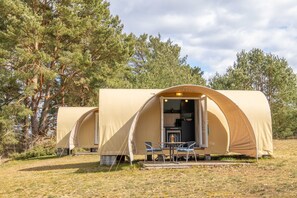 Exterior - Coco Sweet 2 - Coco Sweet tents on the beach (Lychen)