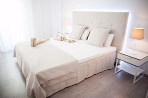 3 bedrooms, iron/ironing board, travel crib, free WiFi