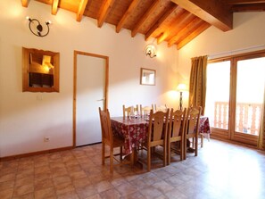 Dining - Cozy 7-Person Apartment at Village Center, Near Slopes - Val Cenis (Lanslevillard)