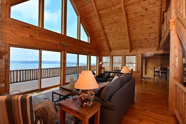 Smart TV, fireplace, DVD player, table tennis