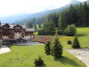 Exterior - Cozy apartment for 4 at the foot of the slopes with pool and parking (Lanslebourg-Mont-Cenis)