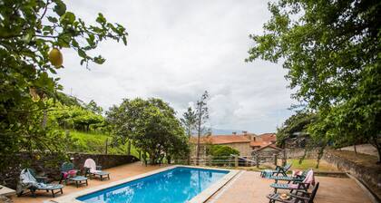 "Casa do moinho" puutarha, uima-allas ja grilli.