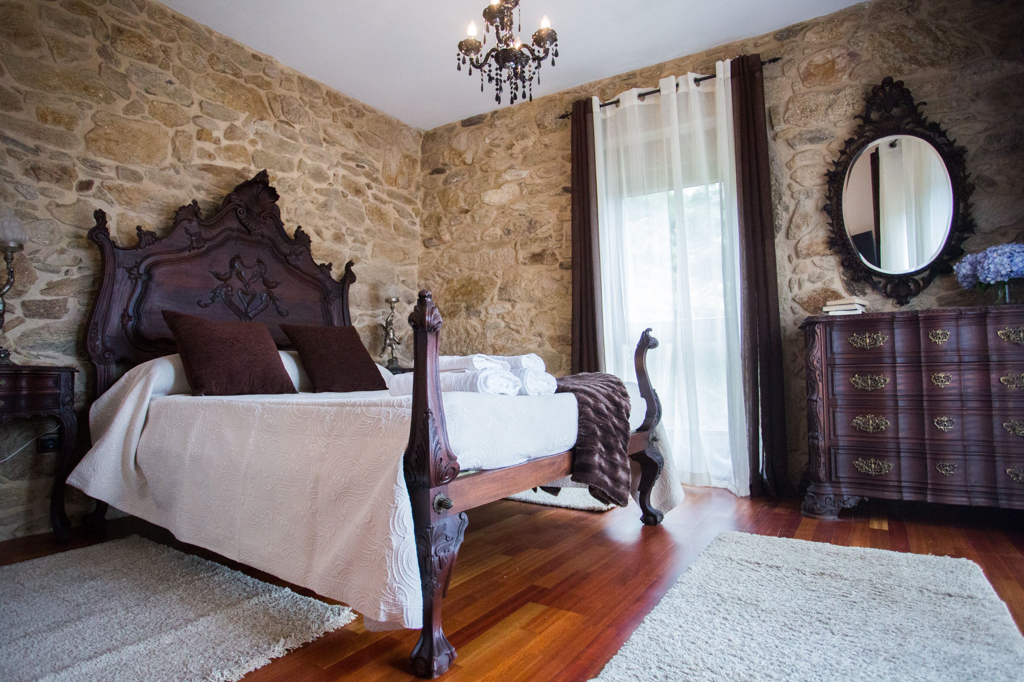 4 slaapkamers, een strijkplank/strijkijzer, wifi, beddengoed