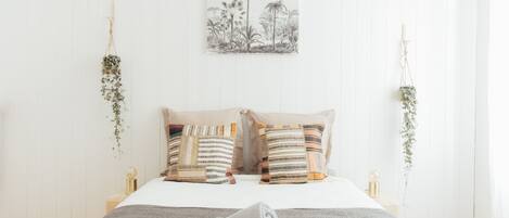 2 soverom, strykejern/-brett, reiseseng for barn og wi-fi