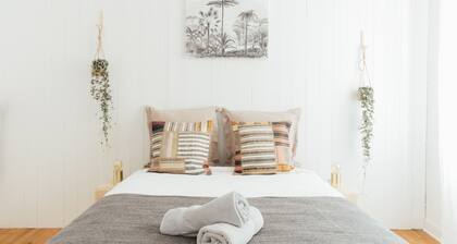 Coachella : Vintage Chic au CĆur de St Charles, Biarritz