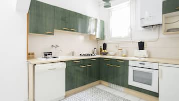 Fridge, microwave, oven, dishwasher