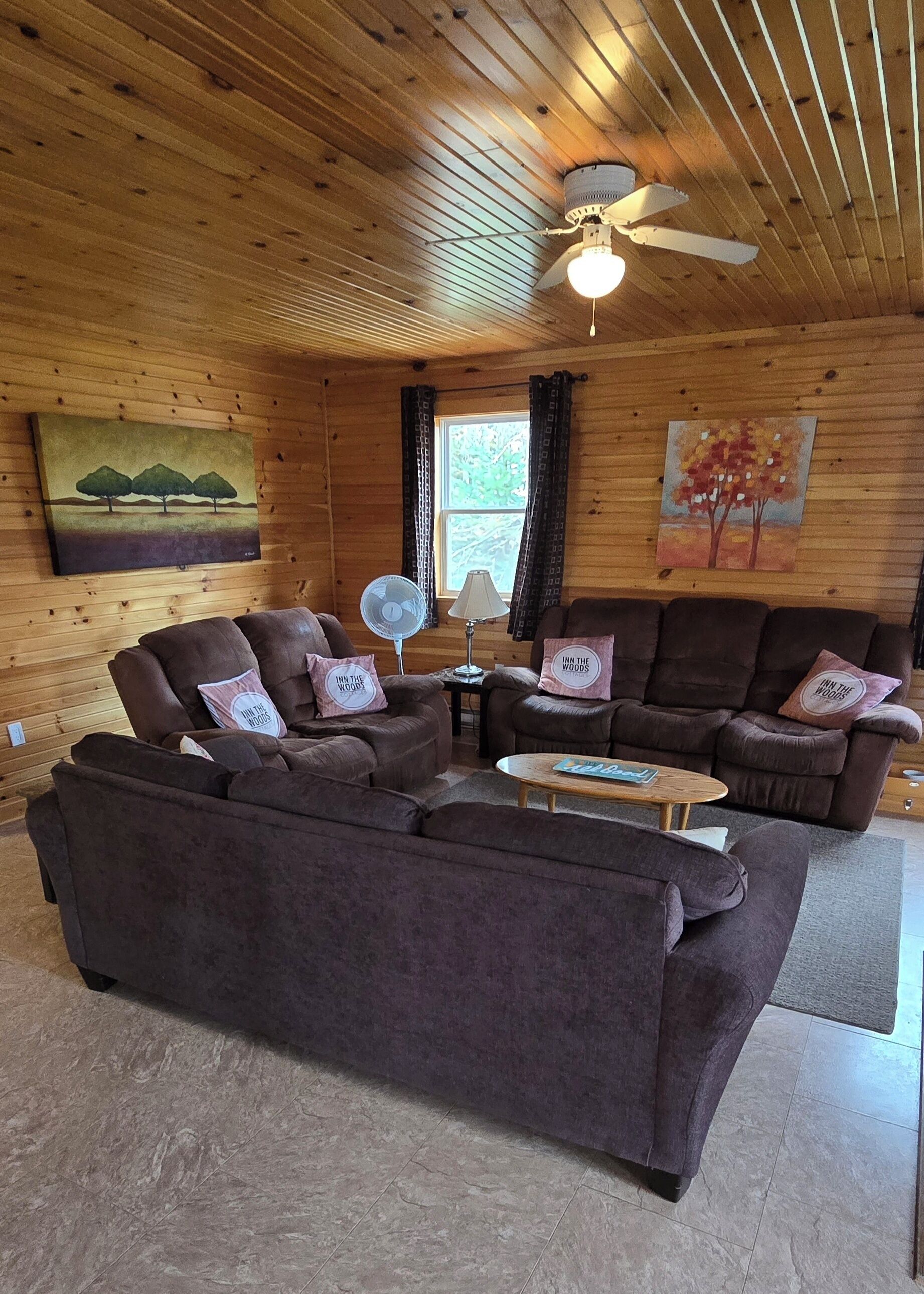 Smart TV, chimenea y juguetes 