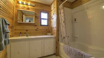 Serviettes fournies, papier toilette