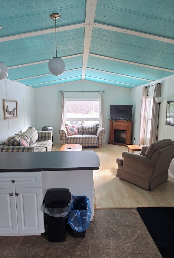 Spacious 2 Br Cottage Near Cavendish Inn The Woods Cottages Pei - Cottage 4 - Prince Edward Island