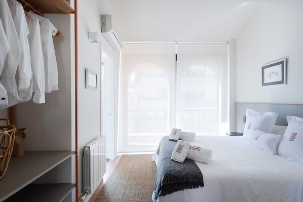 3 slaapkamers, geluiddichte muren, een strijkplank/strijkijzer