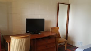 Zimmer, 2 Doppelbetten | 1 Schlafzimmer, kostenloses WLAN, Bettwäsche