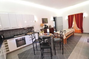 Fridge, microwave, oven, stovetop - Papic House (Saint-Just)