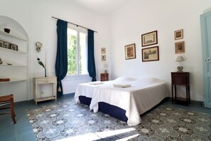 5 chambres, fer et planche à repasser, accès Internet, draps fournis