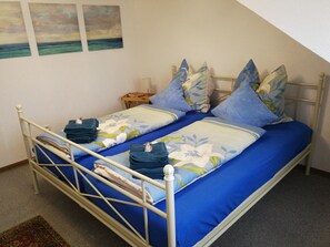 2 chambres, fer et planche à repasser, Wi-Fi gratuit, draps fournis