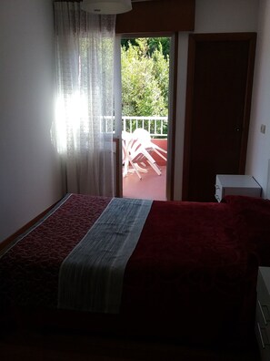 3 bedrooms, iron/ironing board, bed sheets - Beautiful penthouse with stunning sea views (Muros)