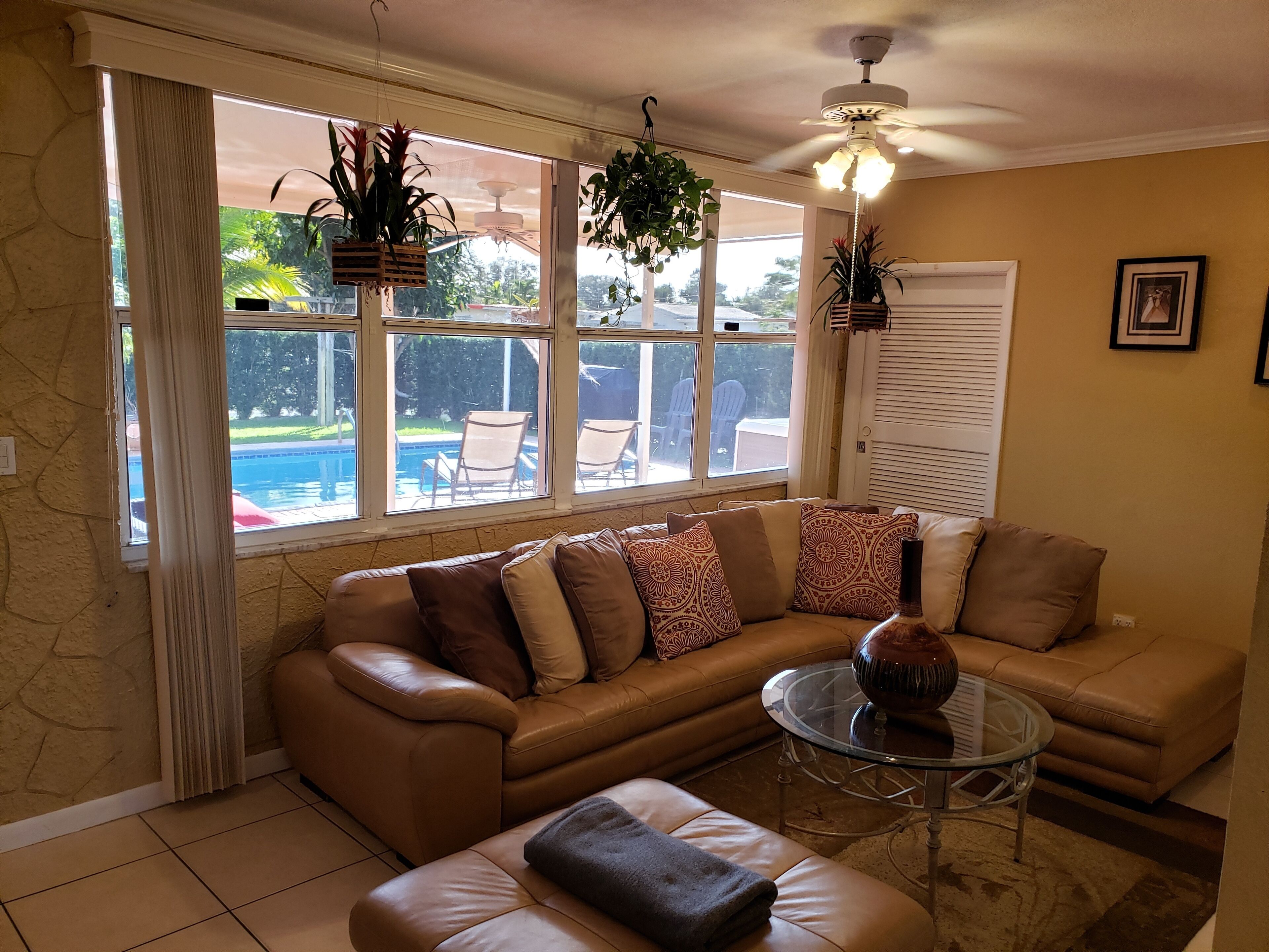 Paradiseplace  (4bdm/3 Brm W/hot Tub & Jacuzzi - Pembroke Pines, FL