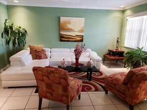 Télévision, chaîne hi-fi