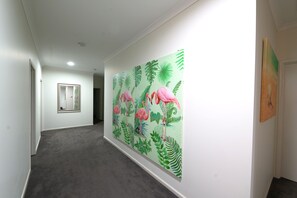 Hallway - Luxury 9 BRM House in Melbourne (Williams Landing)