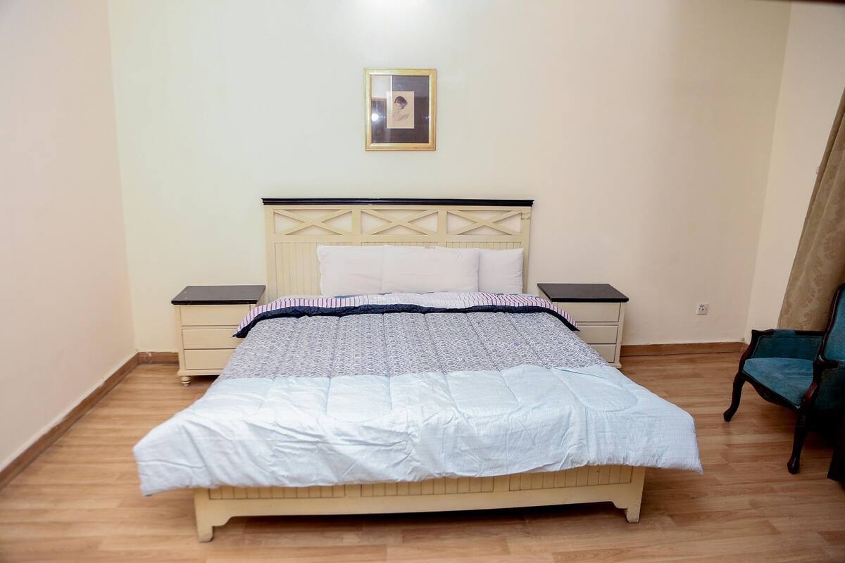 Standard Triple Room | In-room safe, desk, free WiFi, bed sheets