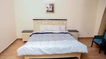 Standard Triple Room | In-room safe, desk, free WiFi, bed sheets