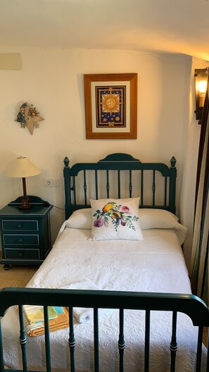 7 bedrooms, iron/ironing board, free WiFi, bed sheets