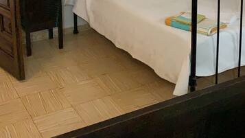 7 bedrooms, iron/ironing board, free WiFi, bed sheets