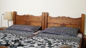 Family House, 2 Bedrooms, Pool View, Beachside (Parrot) | Desk, laptop workspace, free WiFi, bed sheets - Kunta Lodges Bijilo (Serrekunda)