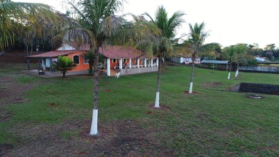 Hermoso rancho junto al lago de Furnas