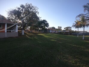 المنطقة المحيطة بالمنشأة