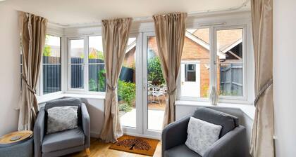 Modern and spacious home from home with 9 beds