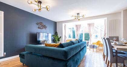 Moderni ja tilava koti kotoa 9 vuodepaikkaa