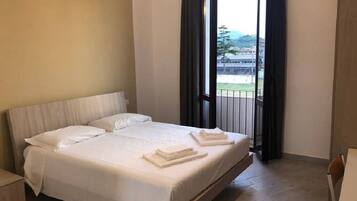 3 Schlafzimmer, Schreibtisch, Bügeleisen/Bügelbrett, kostenloses WLAN