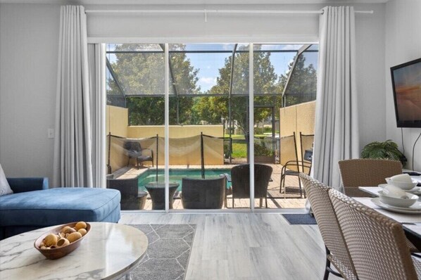 Dining - 3 Bedrooms / 3 Bathrooms / Windsor Hills (2554 ML) (Kissimmee)