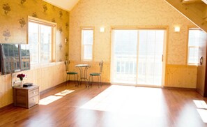 Duplex (Ji-Joong-Hae) | Living area