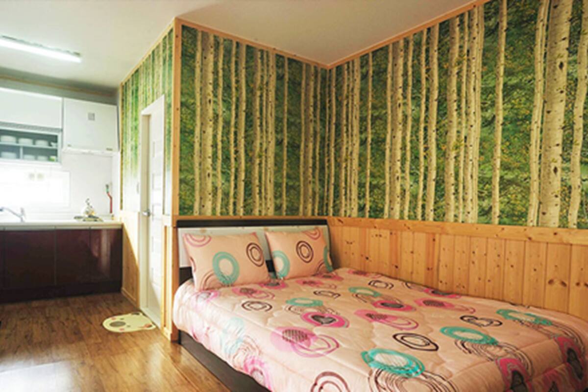 Room (Gaet-Ba-Wee)