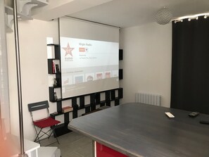 Lobby - Auxerre City Center: Small House (Auxerre)