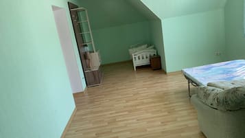 3 室のベッドルーム、WiFi