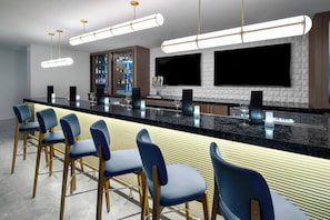 2 bars/lounges, poolside bar - Courtyard by Marriott Delray Beach (Delray Beach)
