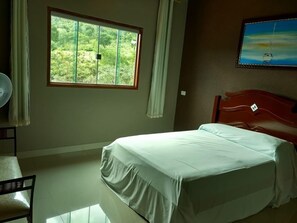 하우스 | 암막 커튼, 다리미/다리미판, 무료 WiFi, 침대 시트